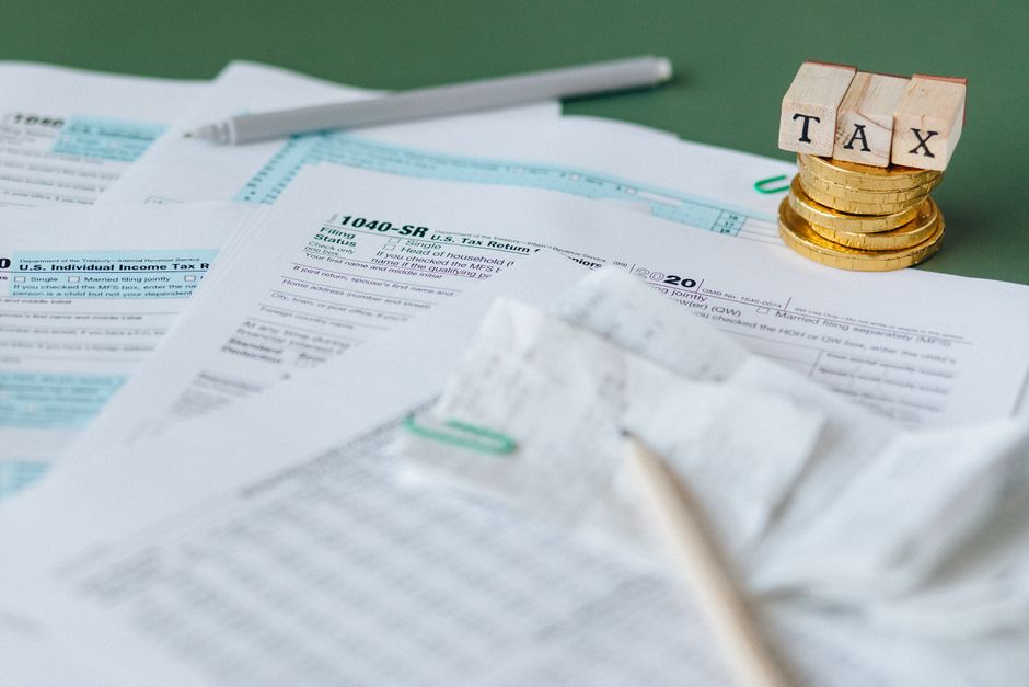 Leaving Your Old Tax Residency for the UAE in 2026: A Two-Country Exit Checklist