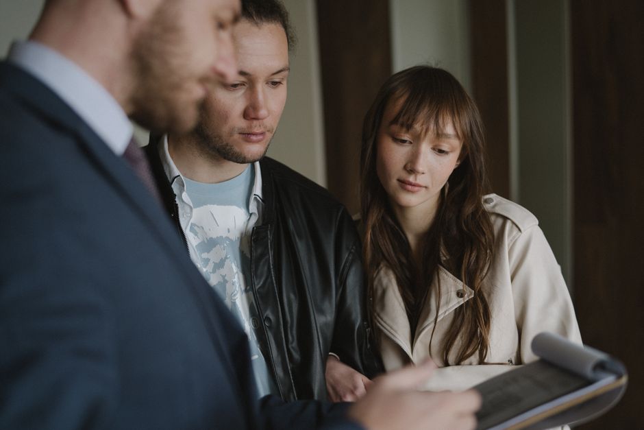 Signing a Dubai Tenancy Contract (2026): Clauses, Cheques, and What Can Stall Move‑In