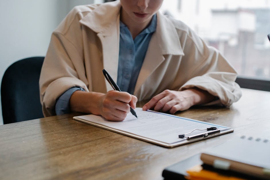 UAE Golden Visa vs Work Visa in 2026: A Decision Checklist for Real Life