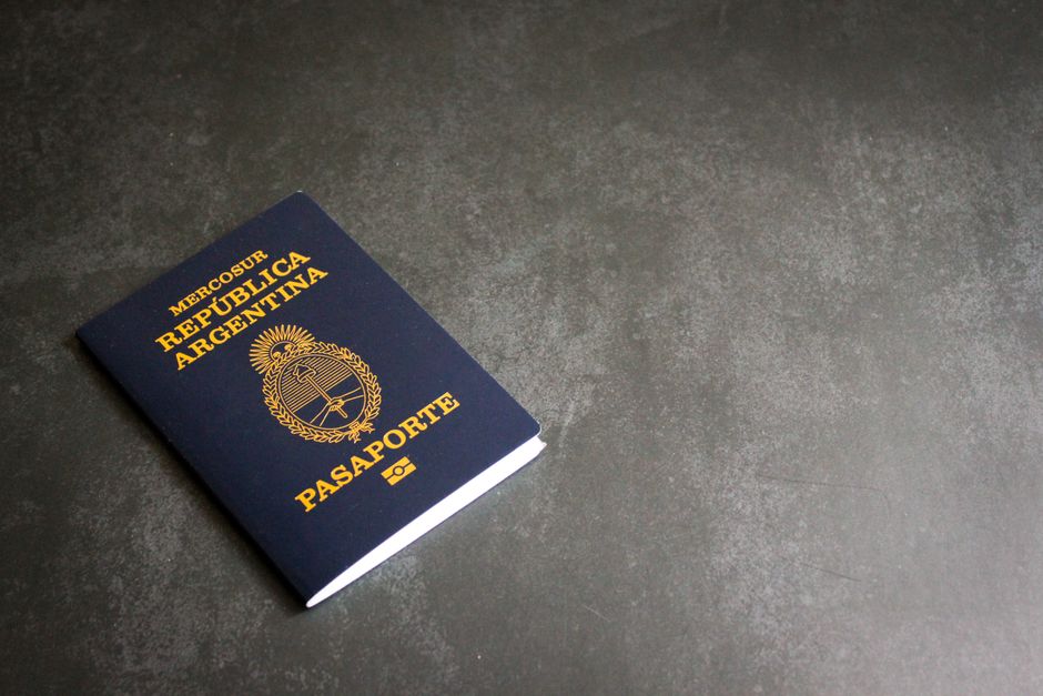 UAE Residence Visa in 2026: Choosing a Route That Won’t Block Your Home or Bank